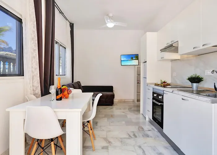 Appartement The Stone Apartment, Gigantes, Heated Pool *