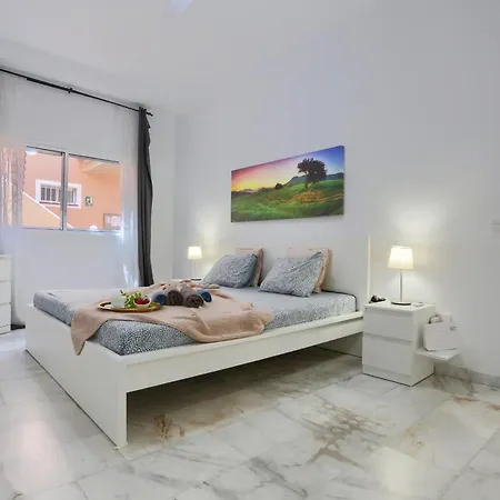 The Stone Apartment, Gigantes, Heated Pool Акантиладо-де-Лос-Хигантес