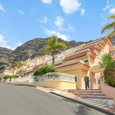 The Stone Apartment, Gigantes, Heated Pool Апартаменты Акантиладо-де-Лос-Хигантес